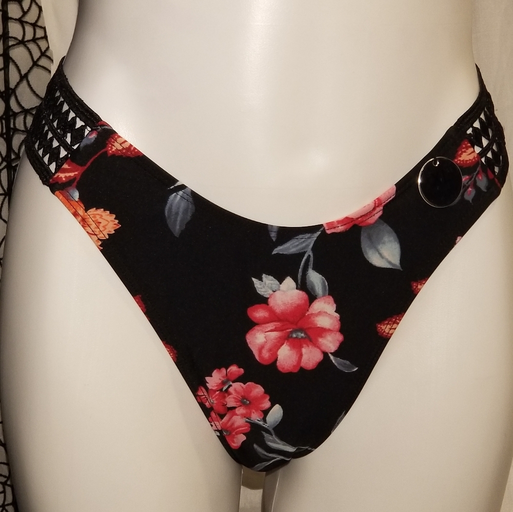 BNWT Swimwear Bottoms SIZE XL BLK W/ RED FLORAL